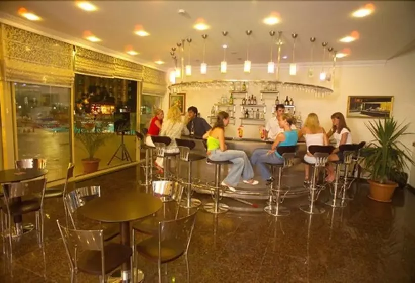 בית מלון כפרי Kleopatra Royal Palm