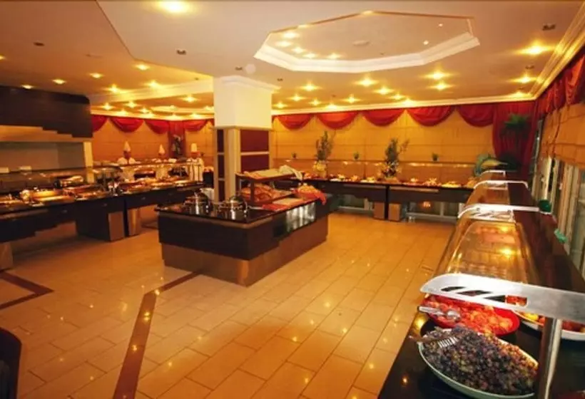 בית מלון כפרי Kleopatra Royal Palm