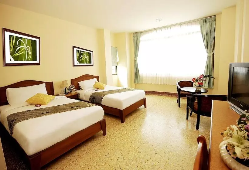 هتل Krabi Phetpailin