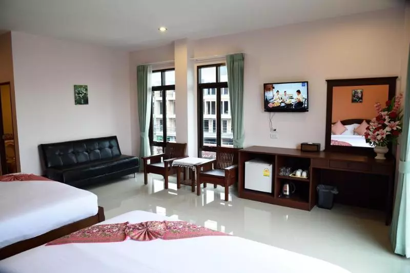 هتل Krabi Phetpailin