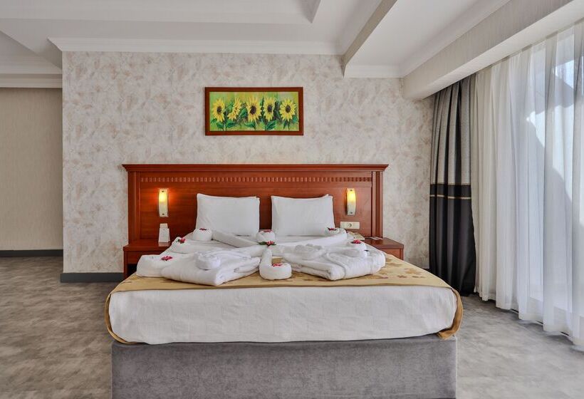 هتل Laphetos Beach Resort & Spa   All Inclusive