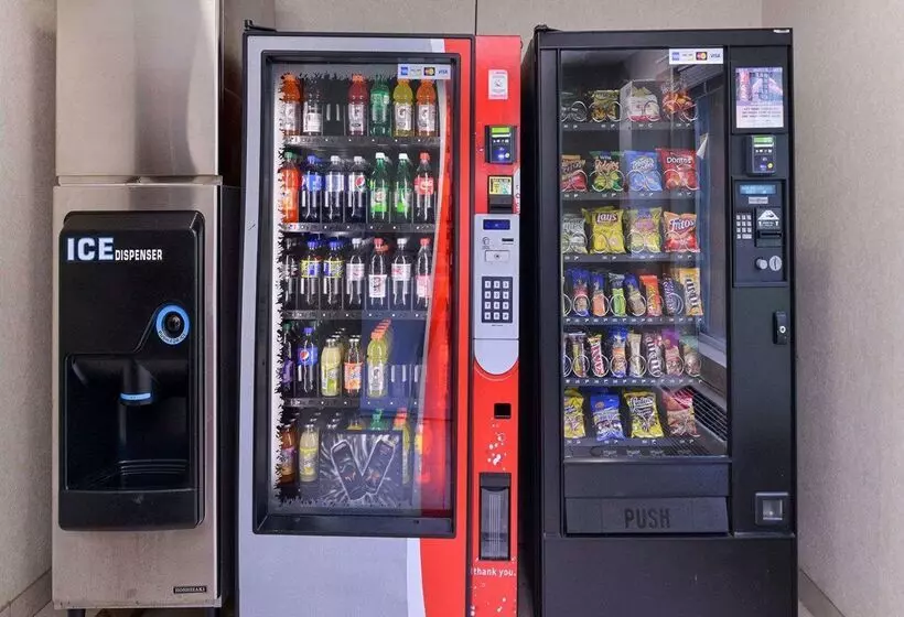 هتل Quality Suites