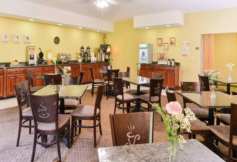 هتل Quality Suites