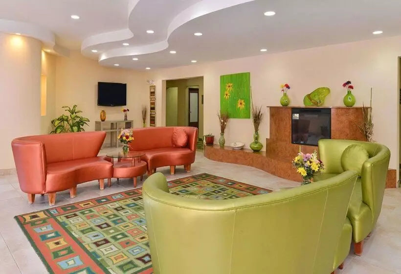 هتل Quality Suites