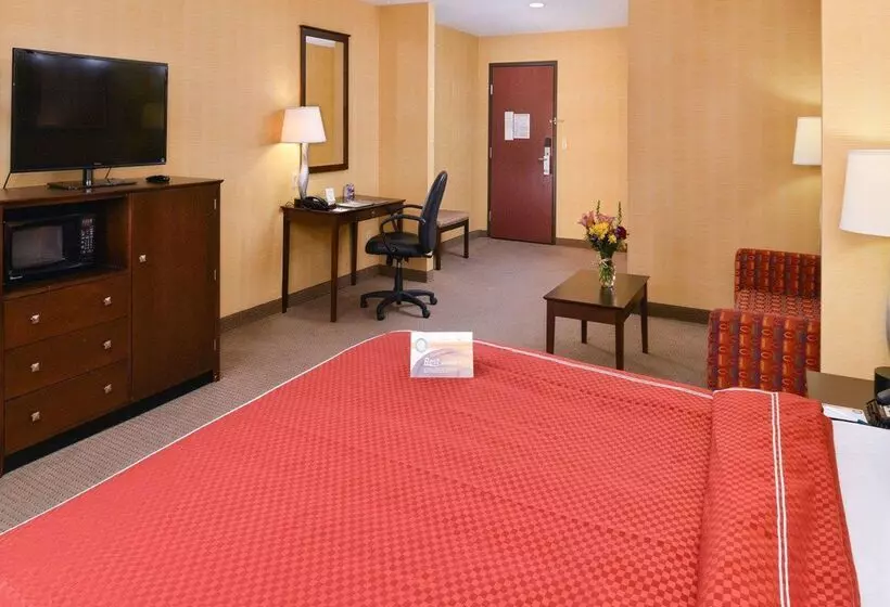 هتل Quality Suites