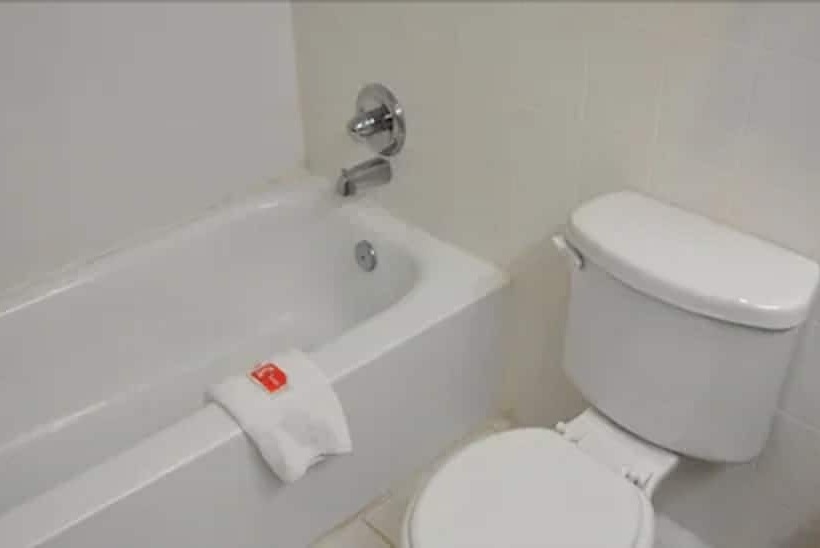 فندق Airport Inn Flint