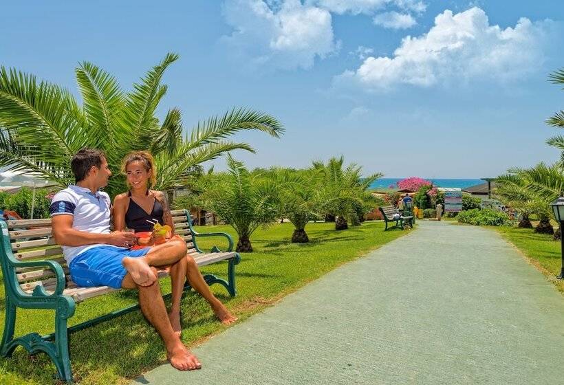 فندق Royal Atlantis Spa & Resort