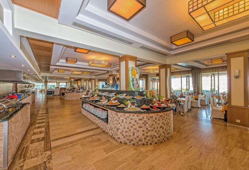 فندق Royal Atlantis Spa & Resort