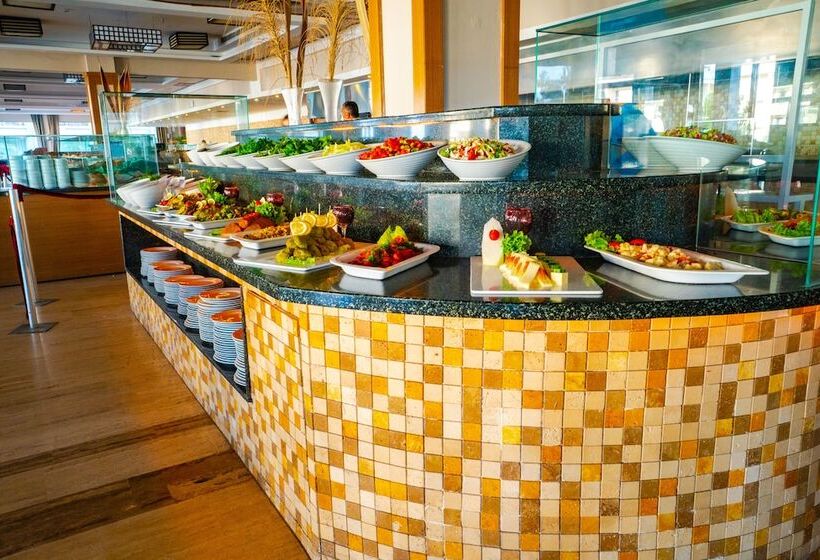 فندق Royal Atlantis Spa & Resort