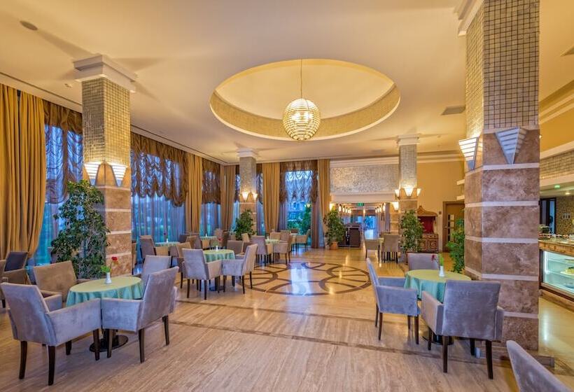 فندق Royal Atlantis Spa & Resort