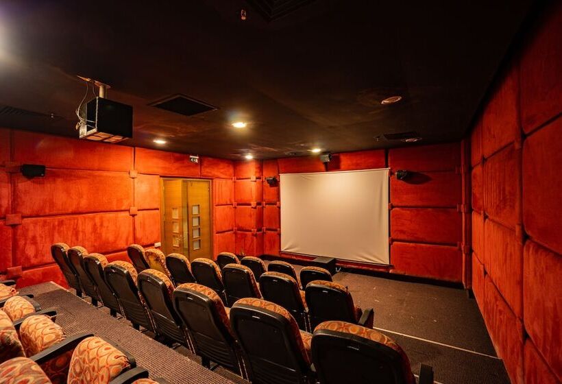 فندق Royal Atlantis Spa & Resort