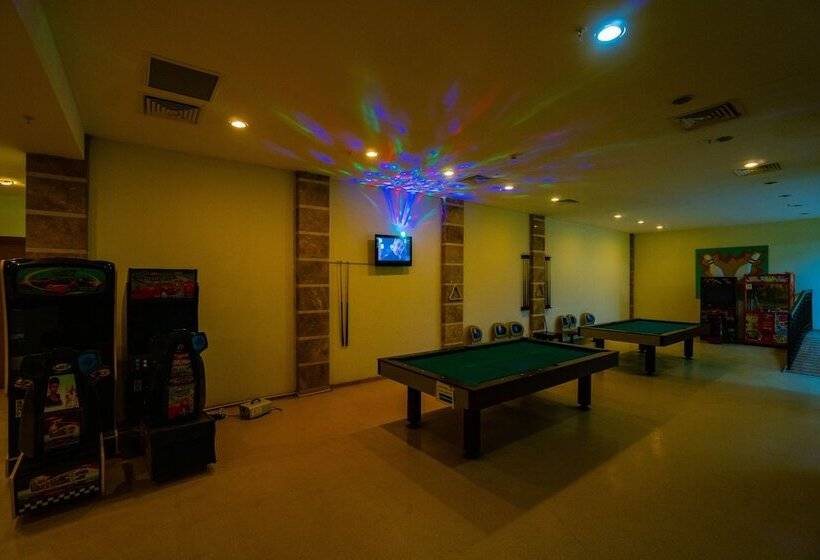 فندق Royal Atlantis Spa & Resort