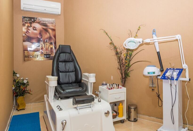 فندق Royal Atlantis Spa & Resort