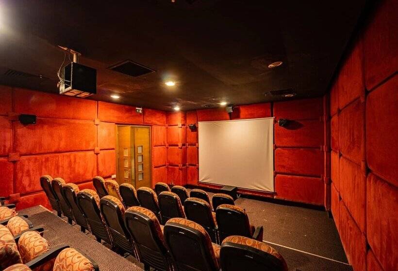 בית מלון כפרי Royal Atlantis Spa & Resort