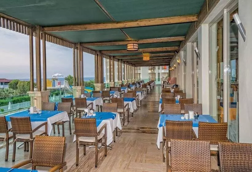 Отель Royal Atlantis Spa & Resort