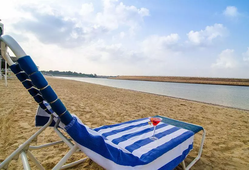 Отель Swiss-Belresort Ghantoot