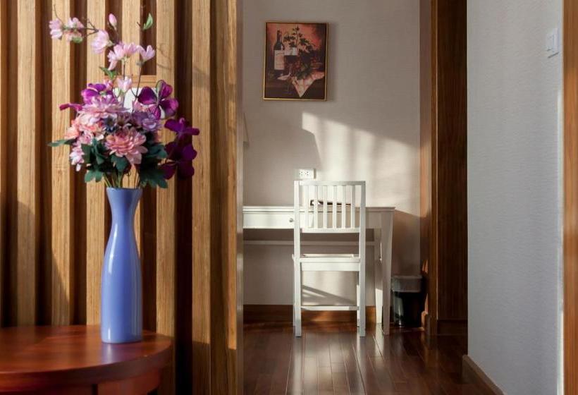 هتل The Travellers