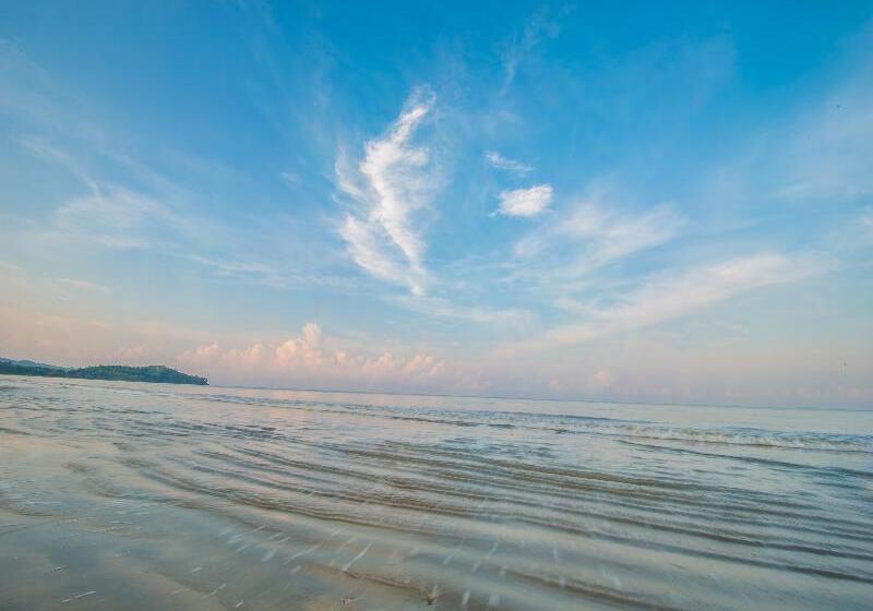 Chada Lanta Beach Resort   Sha Extra Plus