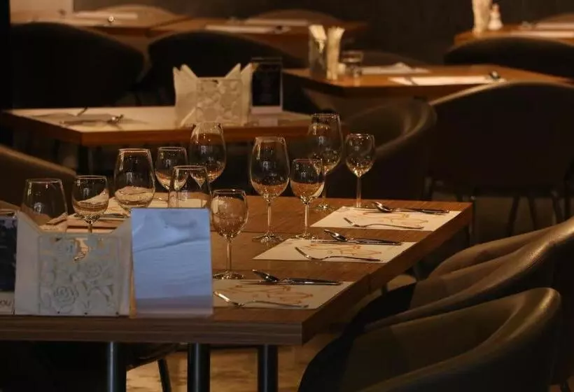 Oakwood Residence Sukhumvit 24