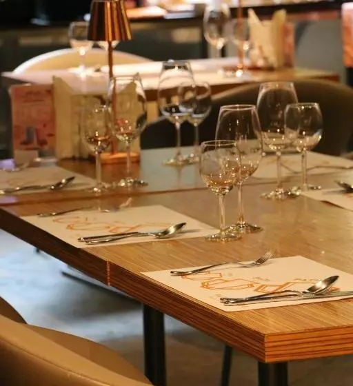 Oakwood Residence Sukhumvit 24