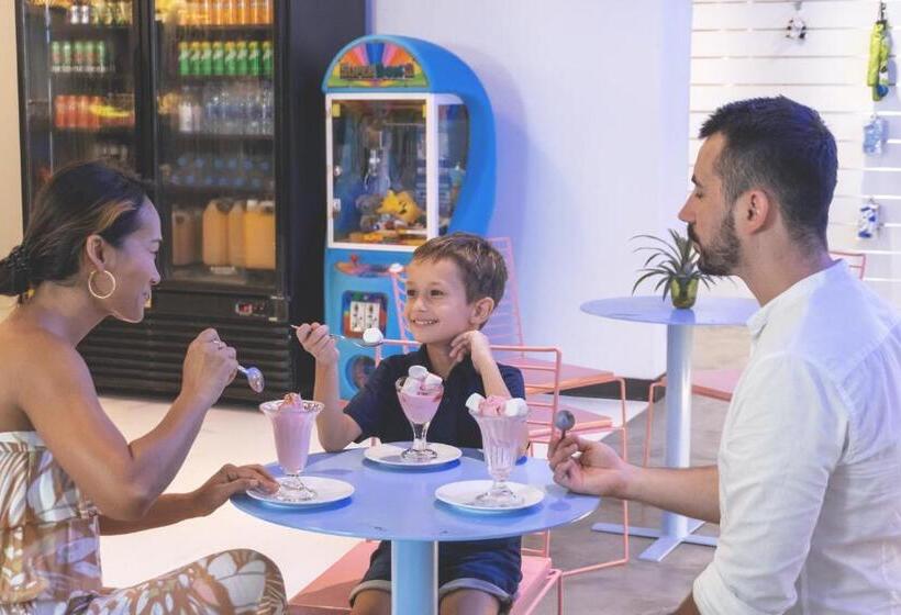 Radisson Resort And Suites Phuket