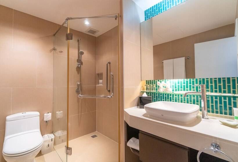 Radisson Resort And Suites Phuket