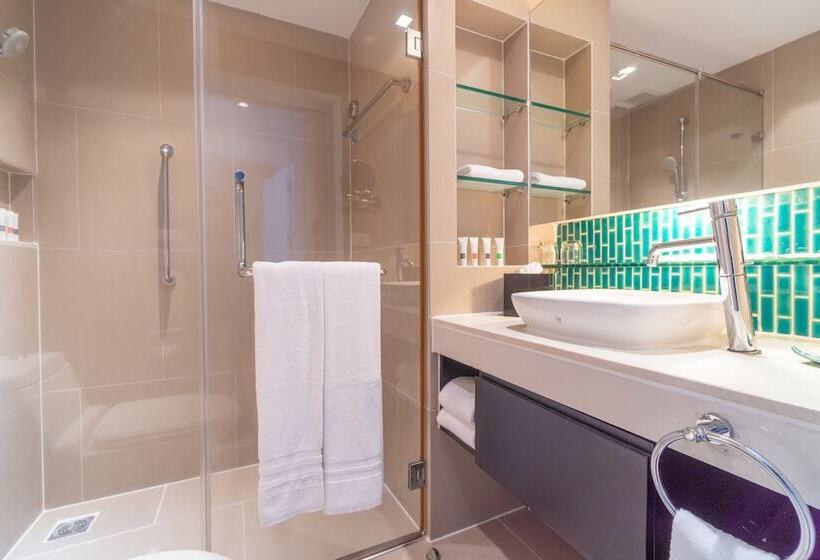 Radisson Resort And Suites Phuket