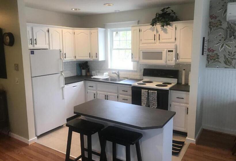 민박 The John Randall House