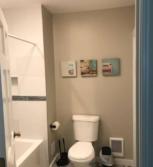 민박 The John Randall House