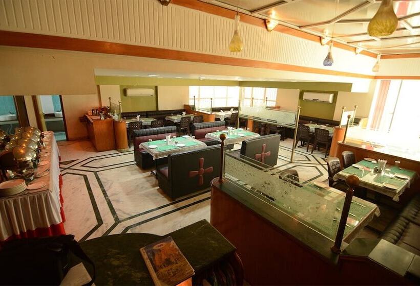 Hotel Dfront Golden Palace