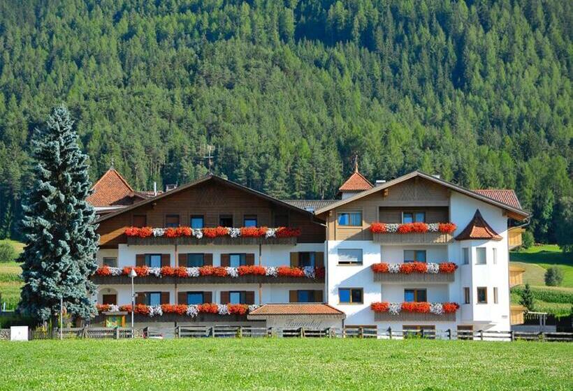 ホテル Tannenhof