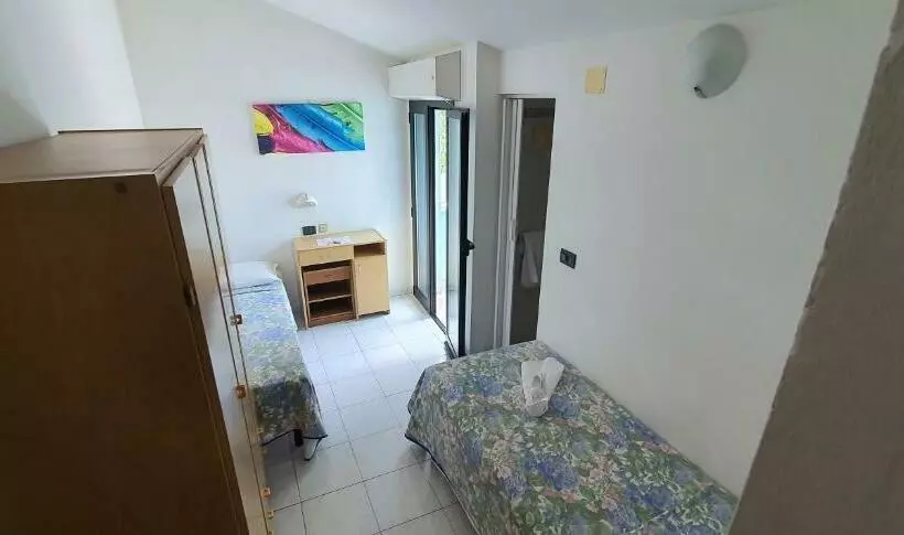 هتل Vela Azzurra