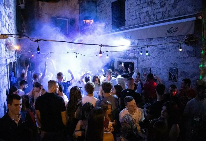 Montenegro Hostel 4u