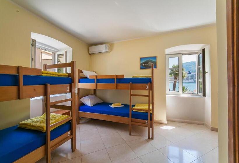 Montenegro Hostel 4u