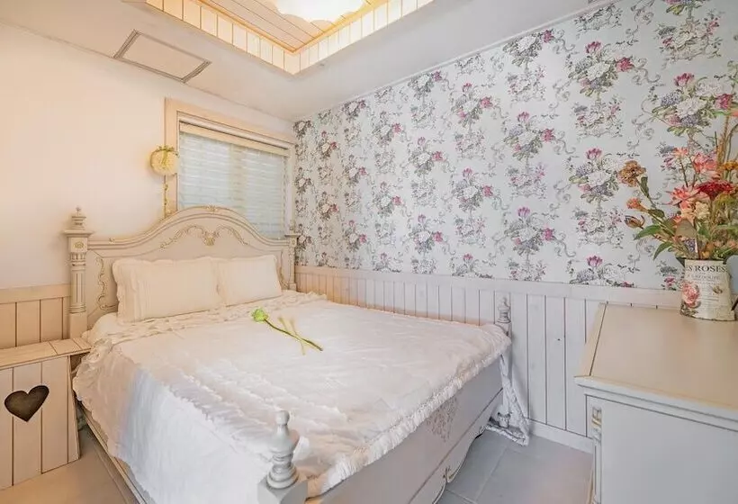 Namhae Alhambra Pension