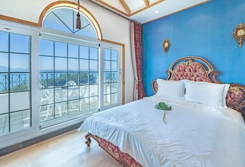 Namhae Alhambra Pension