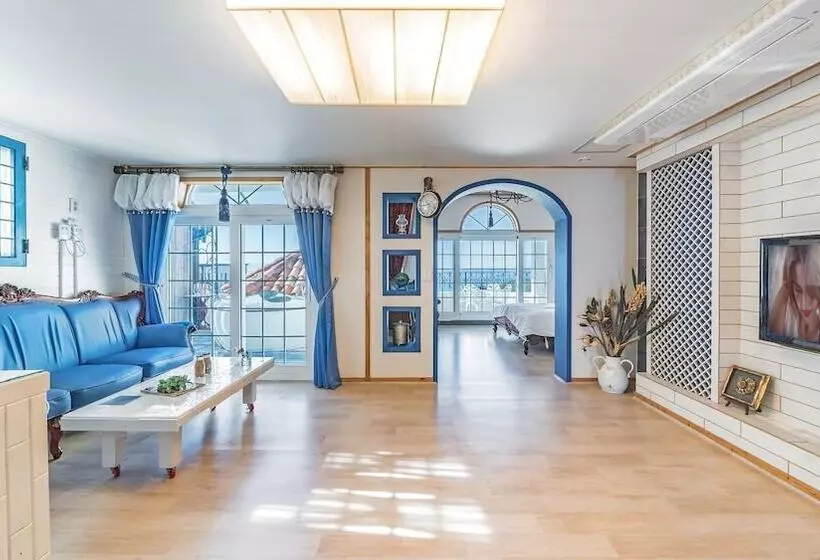 Namhae Alhambra Pension