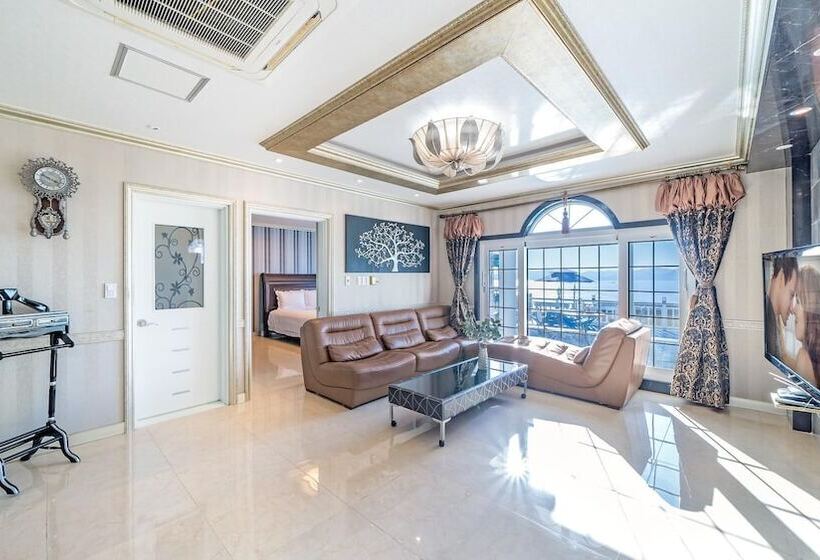 Namhae Alhambra Pension