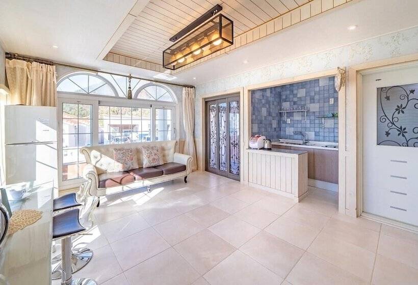 Namhae Alhambra Pension