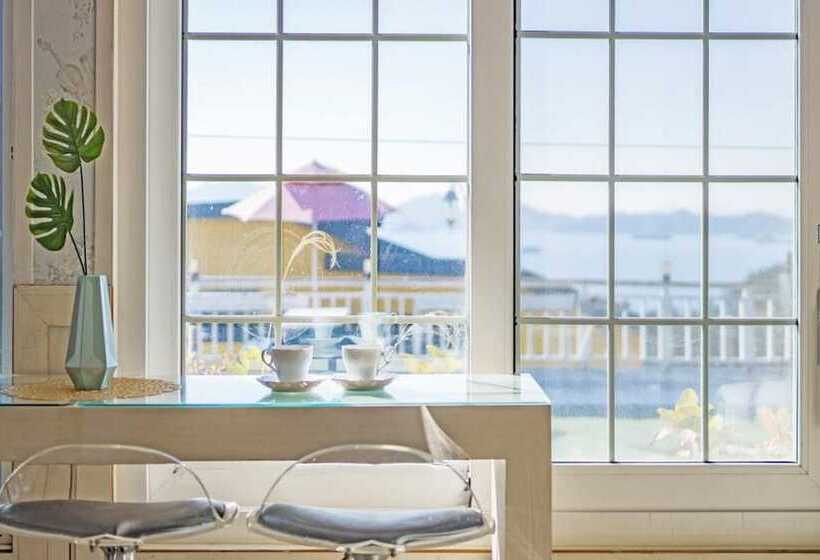 Namhae Alhambra Pension