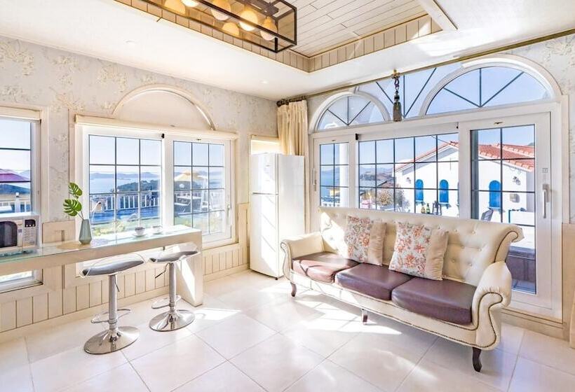 Namhae Alhambra Pension