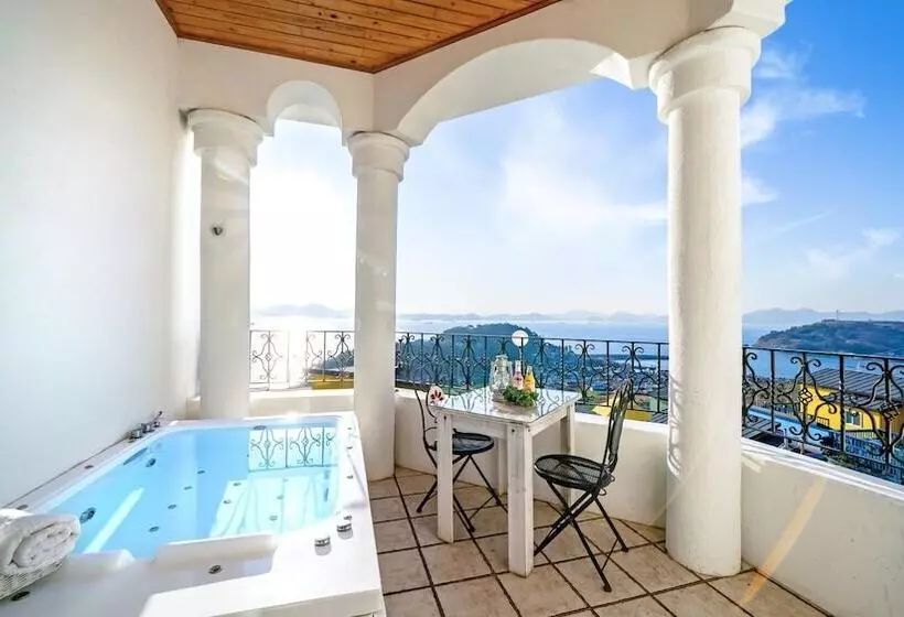 Namhae Alhambra Pension