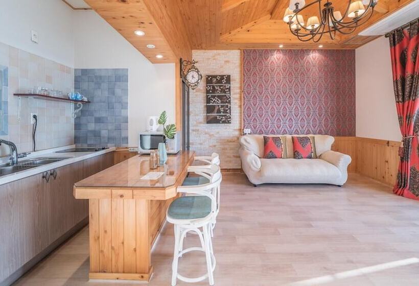 Namhae Alhambra Pension