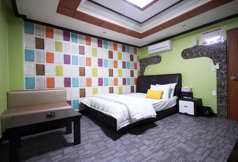 מוטל Changwon Sangnamdong Jj