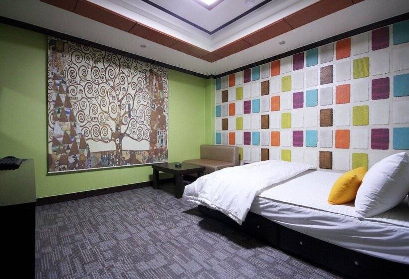 מוטל Changwon Sangnamdong Jj