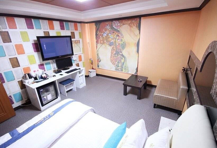 מוטל Changwon Sangnamdong Jj