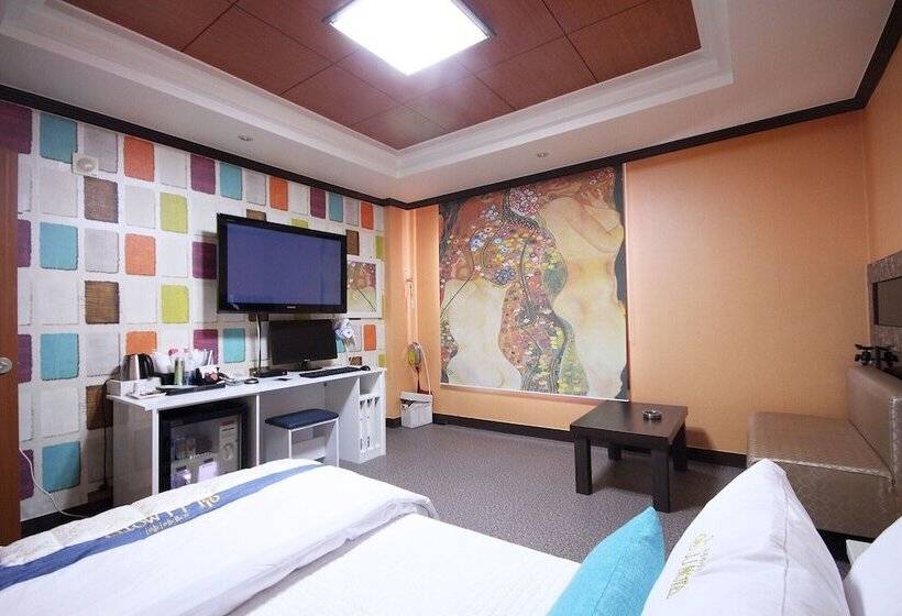 מוטל Changwon Sangnamdong Jj