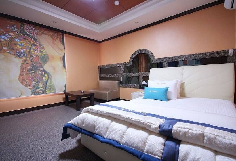 מוטל Changwon Sangnamdong Jj