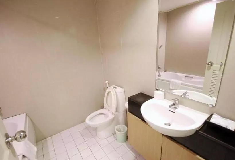 Hope Land Hotel Sukhumvit 24