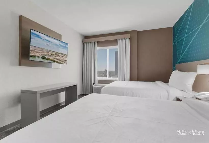 Отель Comfort Suites